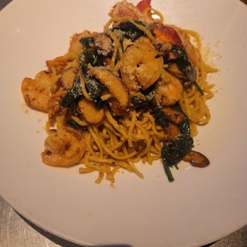 Yard House - Lobster Garlic Noodles - Bars Near Me - Houston, Texas Yard House - Lobster Garlic Noodles - Bars Near Me - Houston, Texas