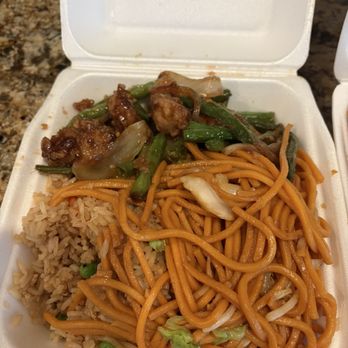 Fresh Wok - green bean chicken chow mein and rice - Chinese Near Me - Fontana, California