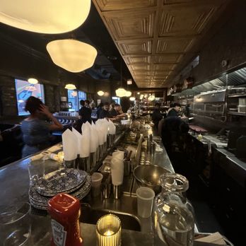 Au Cheval - Bar area - Bars Near Me - Chicago, Illinois
