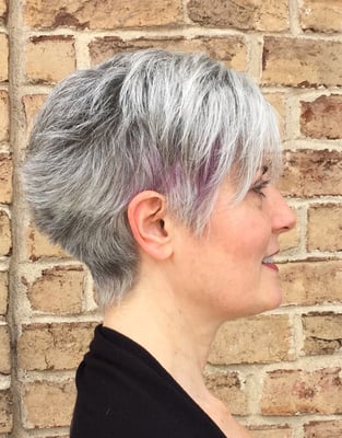 Antons Salon by null