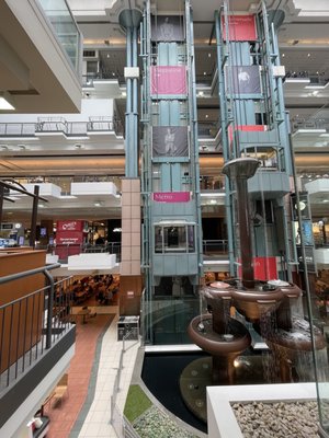 Place Montreal Trust by null