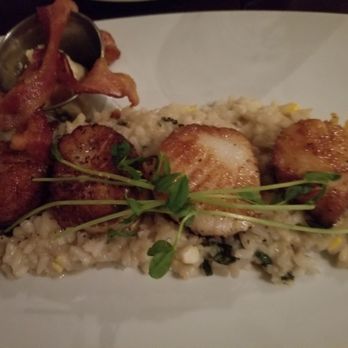 Amelia's - Bars Near Me - Stoughton, Massachusetts