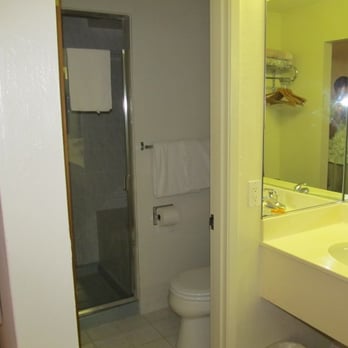 Red Coach Motor Lodge - Bathroom - Hotels Near Me - San Francisco, California Red Coach Motor Lodge - Bathroom - Hotels Near Me - San Francisco, California