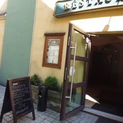 Mexicana - Na końcu lokalu przyjemne patio.