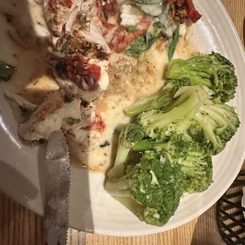 Carrabba's Italian Grill - The place felt more like a bar than a I sit down restaurant. The staff was loud and obnoxious. The broccoli was overcooked - Italian Near Me - Jacksonville, Florida