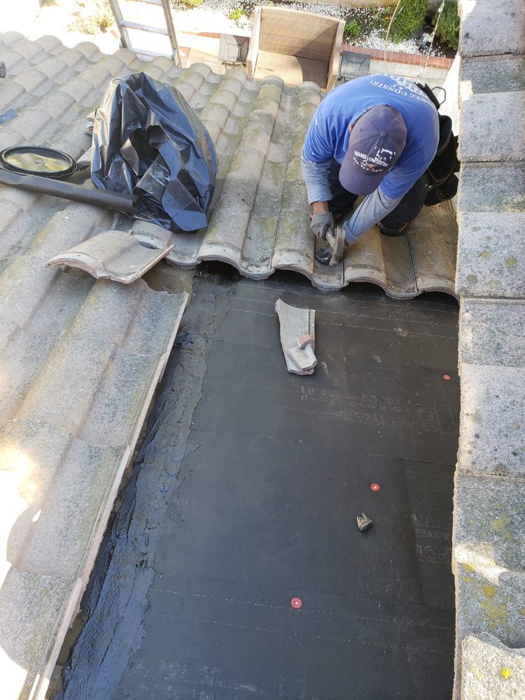 Slide of JF Roofing Solutions