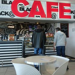 Cafe Black@White