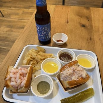 Luke's Lobster - Seafood roll flight (lobster roll not pictured) - Seafood Near Me - Santa Monica, California Luke's Lobster - Seafood roll flight (lobster roll not pictured) - Seafood Near Me - Santa Monica, California