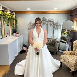 Blue House Bridal - Lace comes to front in middle abdomen area.