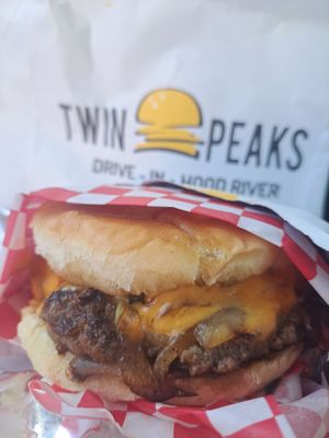 Twin Peaks Drive In by null