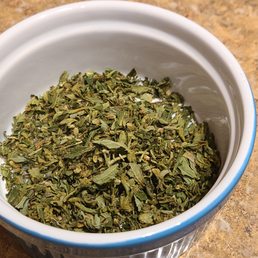 This is what comes when you buy an ounce.  They stuff it full of leaves, stems and seeds