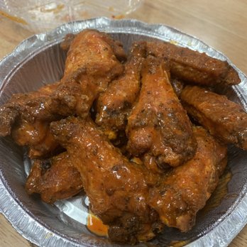 Amore Pizza - Buffalo Hot Wings 10pcs - Pizza Near Me - Palmdale, California