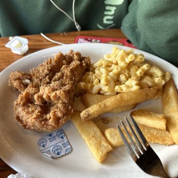 Cracker Barrel Old Country Store - Southern fried chicken w/ Macaroni n' Cheese and Steak Fries - American Near Me - Charlotte, North Carolina Cracker Barrel Old Country Store - Southern fried chicken w/ Macaroni n' Cheese and Steak Fries - American Near Me - Charlotte, North Carolina