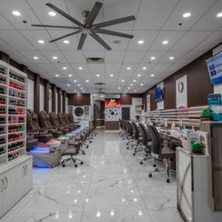 Wendy's Nails - Newly Renovated