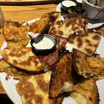 Chili's - Ordered meal, burnt, little chicken and non existent bacon - American Near Me - Lees Summit, Missouri