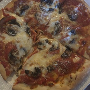 Compari's - Delicious pizza Yum Yum - Pizza Near Me - Los Angeles, California Compari's - Delicious pizza Yum Yum - Pizza Near Me - Los Angeles, California