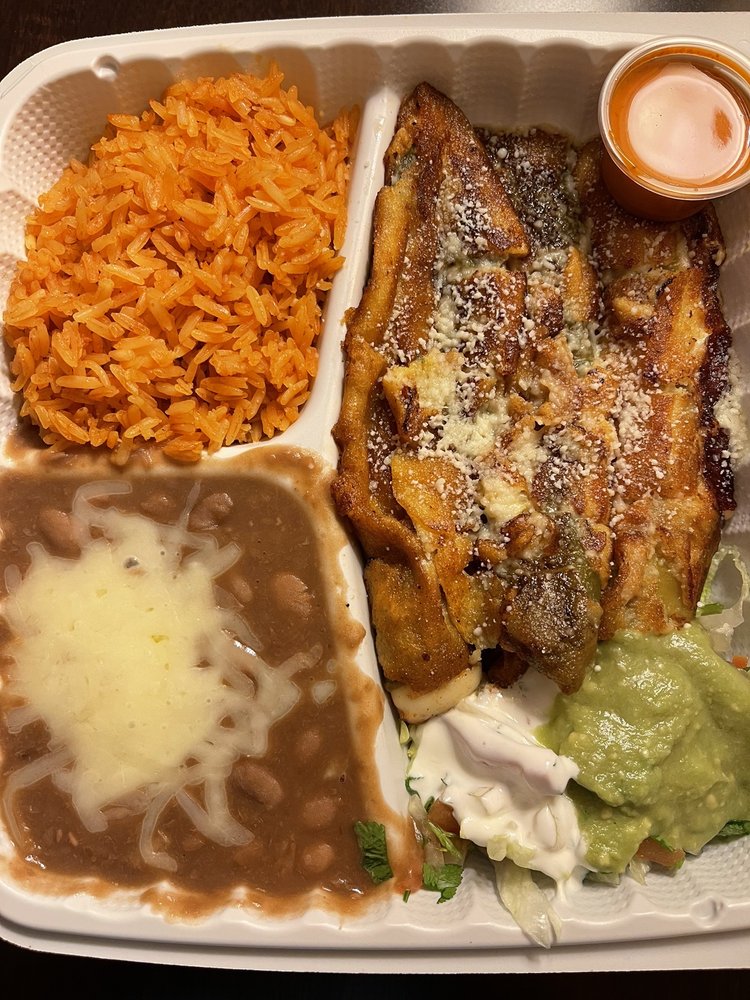 Tito's Burritos II Logo
