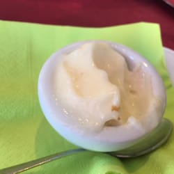 Cop de Mar - Allioli con tropezones de... Mmmmm.... A ver, no lo tengo claro.... Pero parecen restos de rebozado