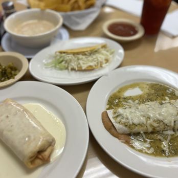 EL Timons - Fried burrito, bean burrito, taco, bean dip, salsa, and chips. - Mexican Near Me - Danielsville, Georgia EL Timons - Fried burrito, bean burrito, taco, bean dip, salsa, and chips. - Mexican Near Me - Danielsville, Georgia