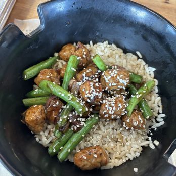 honeygrow - Salad Near Me - Newark, Delaware