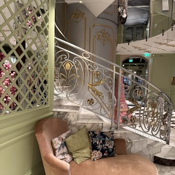 Ladurée - Macarons Near Me - Paris, 75 Ladurée - Macarons Near Me - Paris, 75