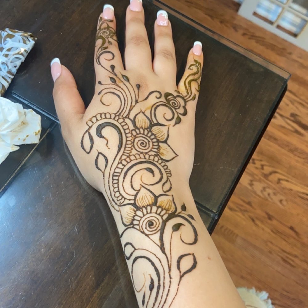 Lady Glitter - Henna done by lady glitter - Henna Artists Near Me - Los Angeles, California Lady Glitter - Henna done by lady glitter - Henna Artists Near Me - Los Angeles, California