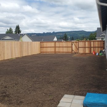 Heritage Earthworks - inside yard with fence and loom - Landscaping Near Me - Aumsville, Oregon
