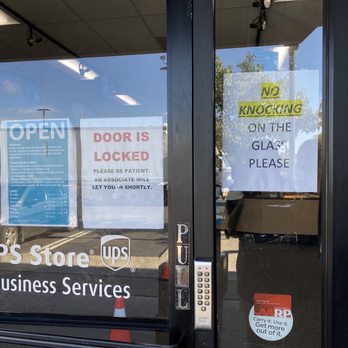 The UPS Store - Front door - Shipping Centers Near Me - Lincoln, California