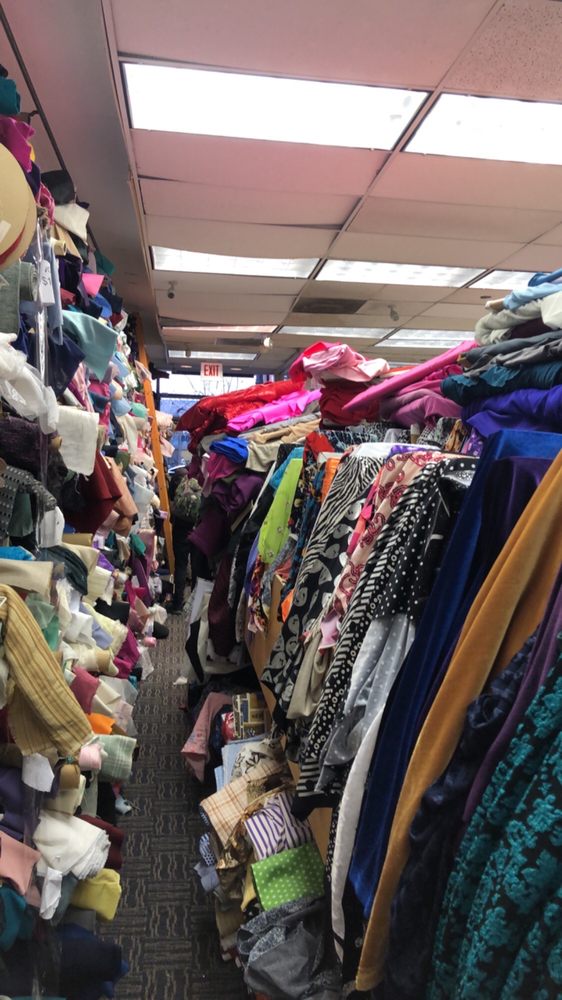 CHICAGO FABRIC YARN & BUTTON SALES 59 Reviews 208 S Wabash, Chicago