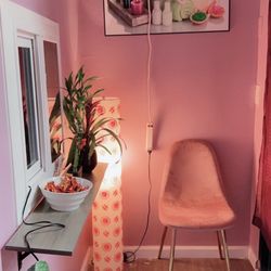 Crystal Spa - Very professional skincare, massage and hypnosis.