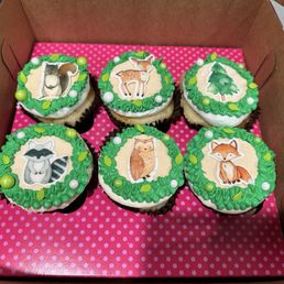 The "custom cupcakes" we were given that didn't match our agreed designs