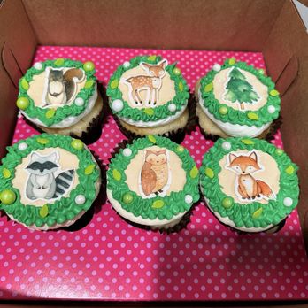 Smallcakes Prosper - The "custom cupcakes" we were given that didn't match our agreed designs - Cupcakes Near Me - Prosper, Texas