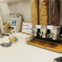 American Airlines Admirals Club - D16