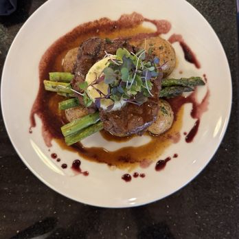 Belle Fiore Winery - Filet Mignon - Wine Tours Near Me - Ashland, Oregon Belle Fiore Winery - Filet Mignon - Wine Tours Near Me - Ashland, Oregon