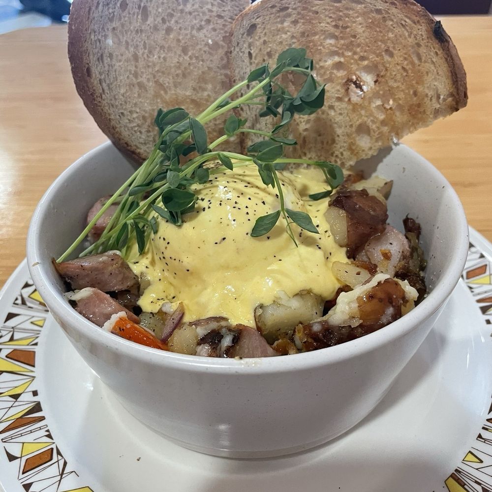 Eclectic Love - Breakfast hash - Breakfast & Brunch Near Me - Kingsville, Ontario Eclectic Love - Breakfast hash - Breakfast & Brunch Near Me - Kingsville, Ontario
