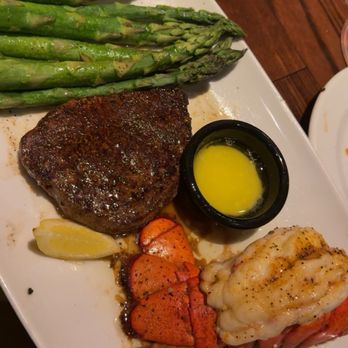 LongHorn Steakhouse - 6oz. Flo's Filet with 4oz. Lobster Tail - American Near Me - Pensacola, Florida