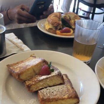 Sweet E's Cafe - Croissant Sandwich, enchanting french toast - Cafes Near Me - Honolulu, Hawaii