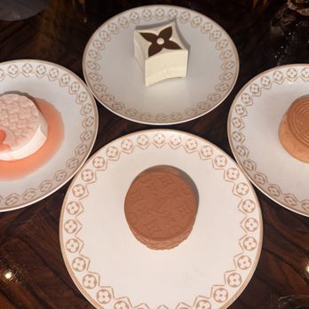 Le Café Louis Vuitton - Cafes Near Me - New York, New York Le Café Louis Vuitton - Cafes Near Me - New York, New York