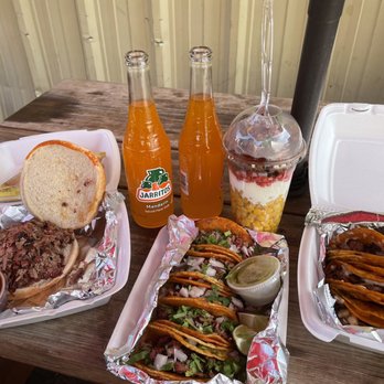 225 BBQ - a table full of food - Barbeque Near Me - Arlington, Texas 225 BBQ - a table full of food - Barbeque Near Me - Arlington, Texas