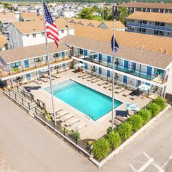 The Surf House Resort - The Surf House Hotel is your Hampton Beach getaway.