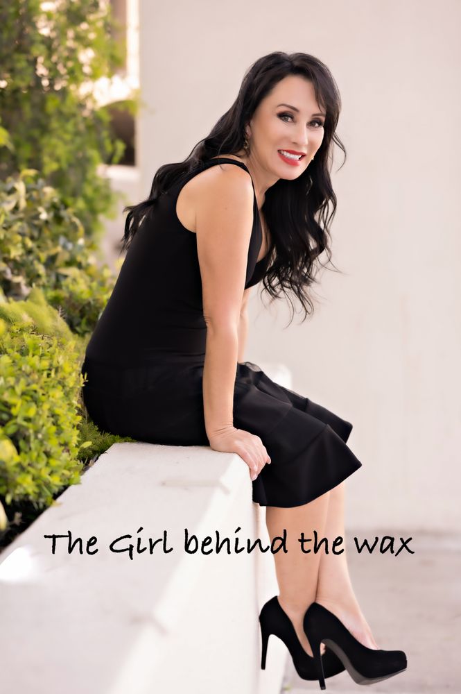 The Wax Parlor Logo