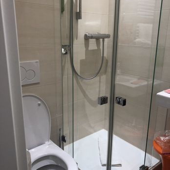Hotel Victoria - Shower. - Hotels Near Me - Nuremberg, BY Hotel Victoria - Shower. - Hotels Near Me - Nuremberg, BY