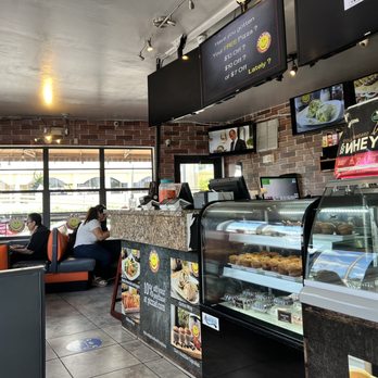 Pizza D'light - Inside - Pizza Near Me - North Bay Village, Florida Pizza D'light - Inside - Pizza Near Me - North Bay Village, Florida