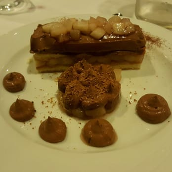 On Dine - Pear and chocolate dessert - French Near Me - Marseille, 13