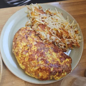 Maple & Yolk - Meat Lover's omelet with hashbrowns - Breakfast & Brunch Near Me - Urbana, Illinois Maple & Yolk - Meat Lover's omelet with hashbrowns - Breakfast & Brunch Near Me - Urbana, Illinois