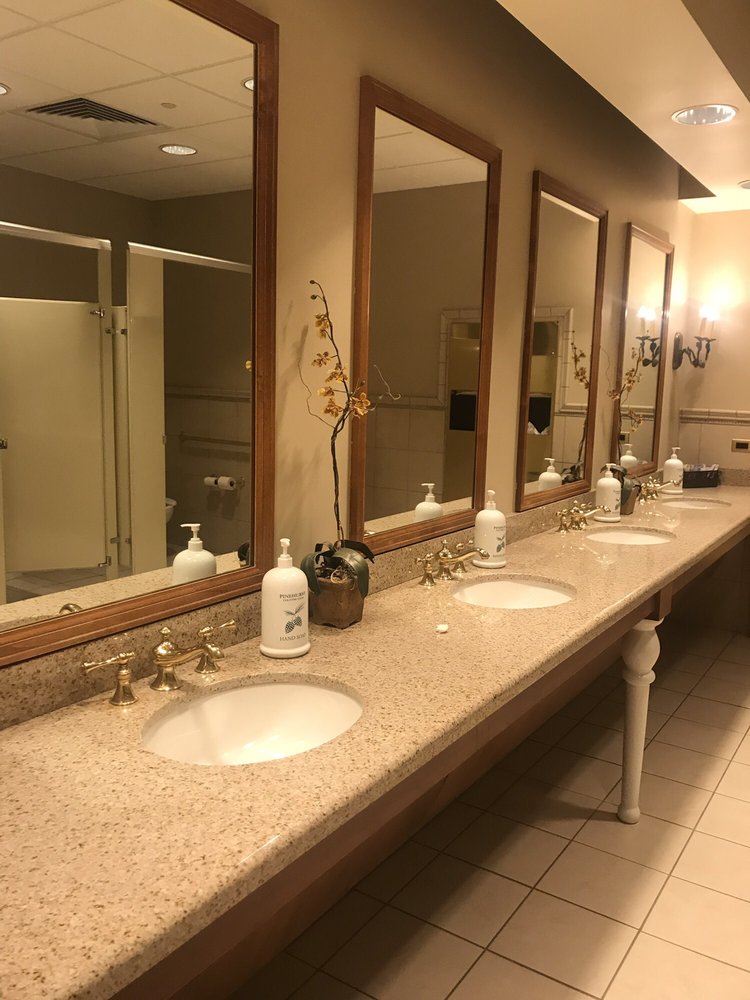 PINEHURST COUNTRY CLUB Updated September 2024 6255 W Quincy Ave