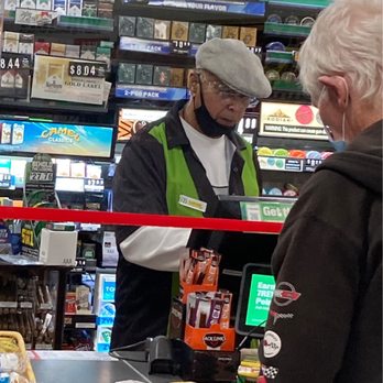 7-Eleven - Mask below his chin. What's the point? - Convenience Stores Near Me - Laguna Hills, California 7-Eleven - Mask below his chin. What's the point? - Convenience Stores Near Me - Laguna Hills, California