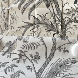 Kravet - New paper bottom, old paper at top.