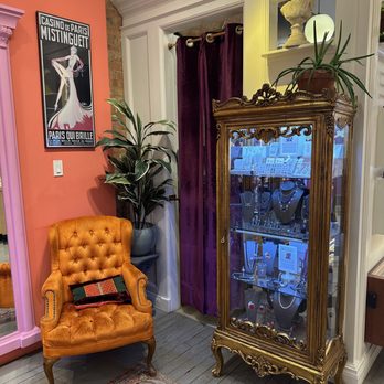 Made You Look Jewellery - Beautiful whimsical/eclectic decor. - Jewelry Near Me - Toronto, Ontario Made You Look Jewellery - Beautiful whimsical/eclectic decor. - Jewelry Near Me - Toronto, Ontario