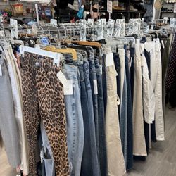 FAM Resale Boutique - Women's pants